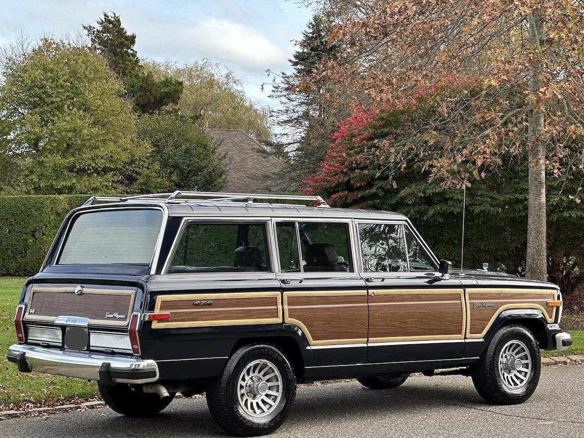 Jeep-Wagoneer-SUV-1988-14