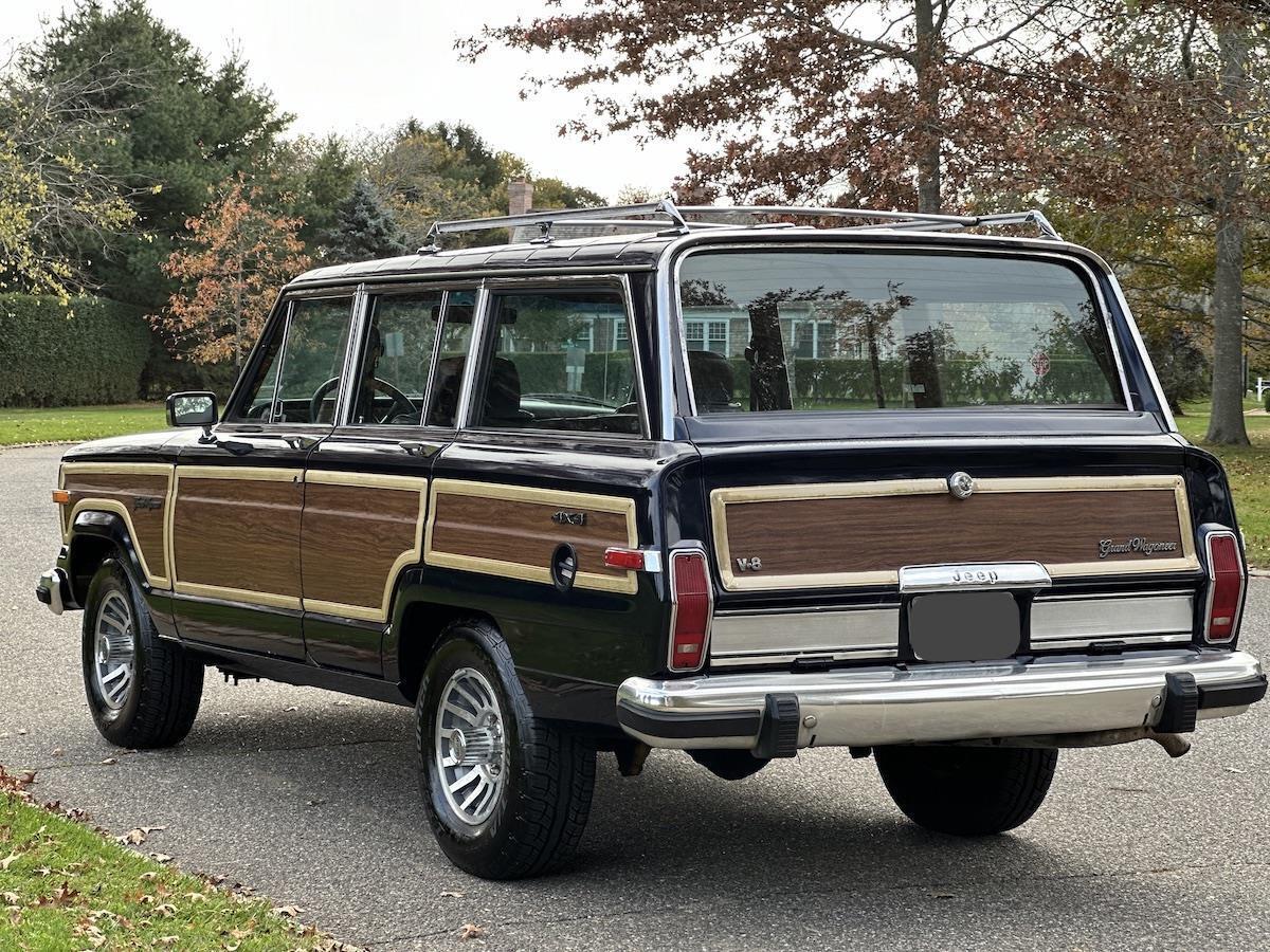 Jeep-Wagoneer-SUV-1988-18