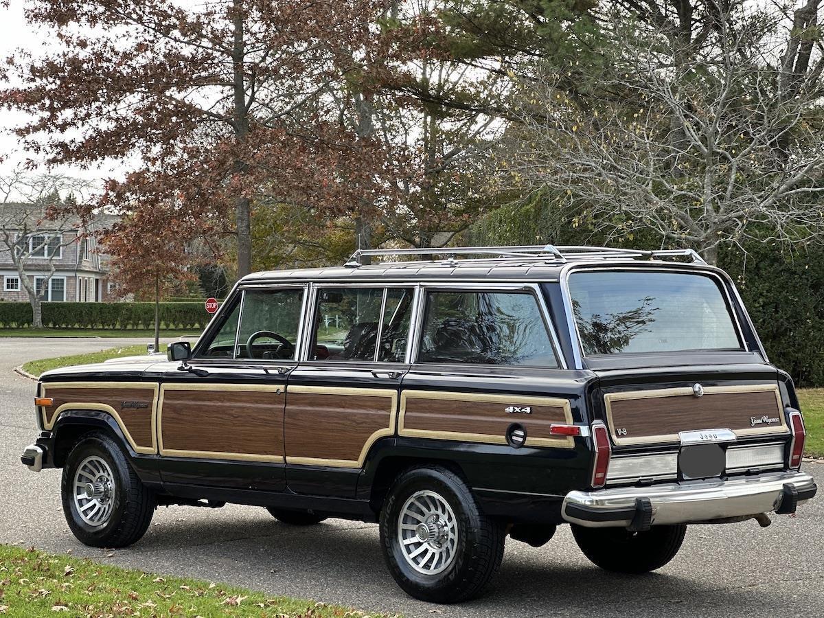 Jeep-Wagoneer-SUV-1988-19