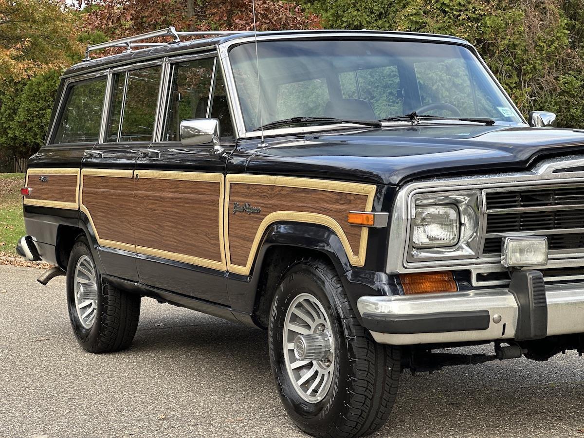 Jeep-Wagoneer-SUV-1988-26