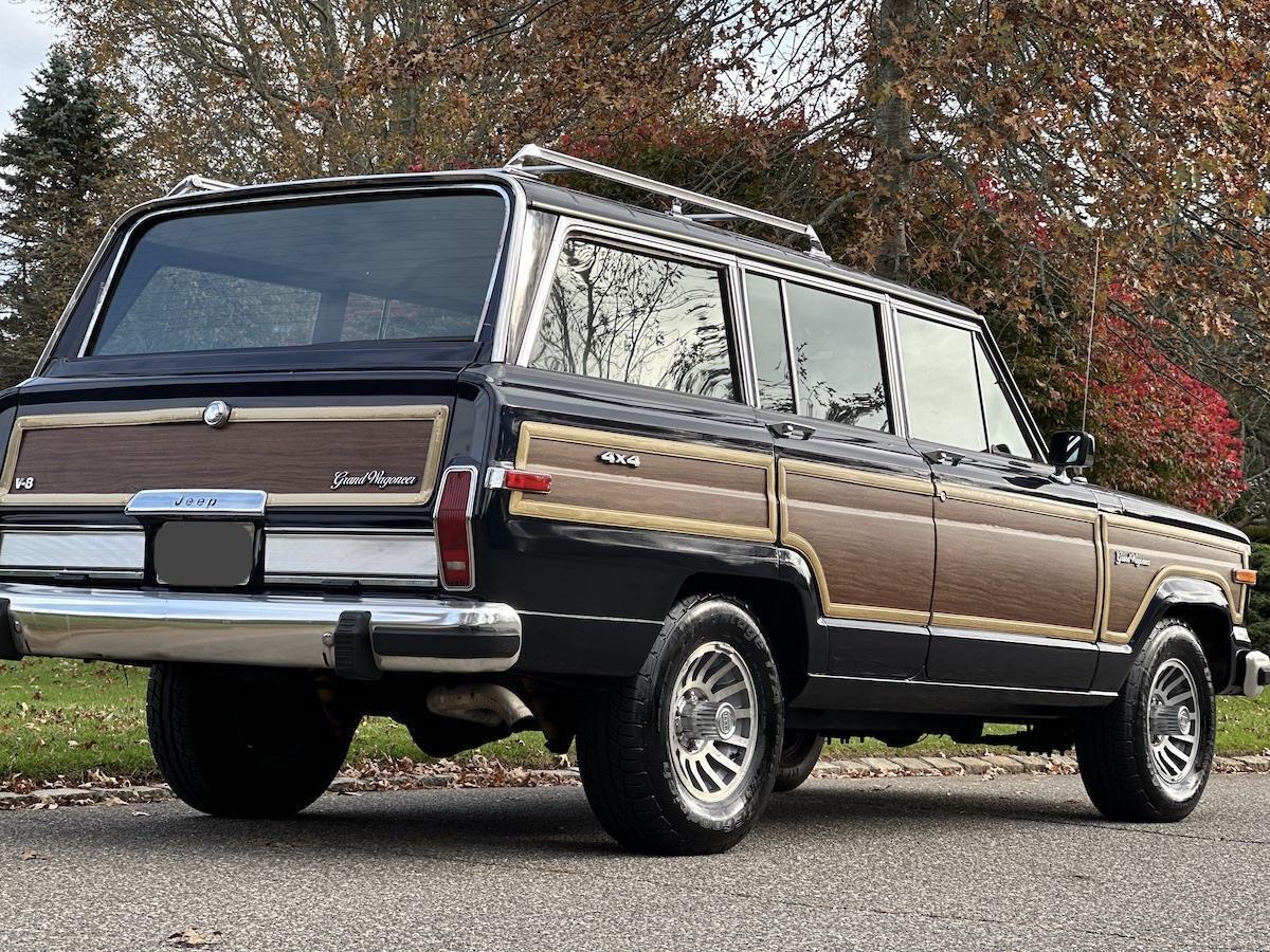 Jeep-Wagoneer-SUV-1988-31