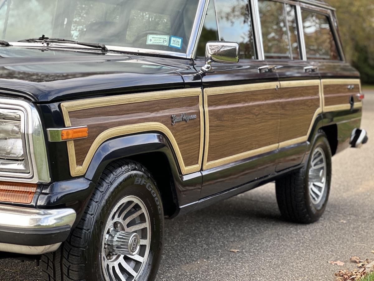 Jeep-Wagoneer-SUV-1988-36