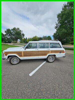 Jeep Wagoneer SUV 1991