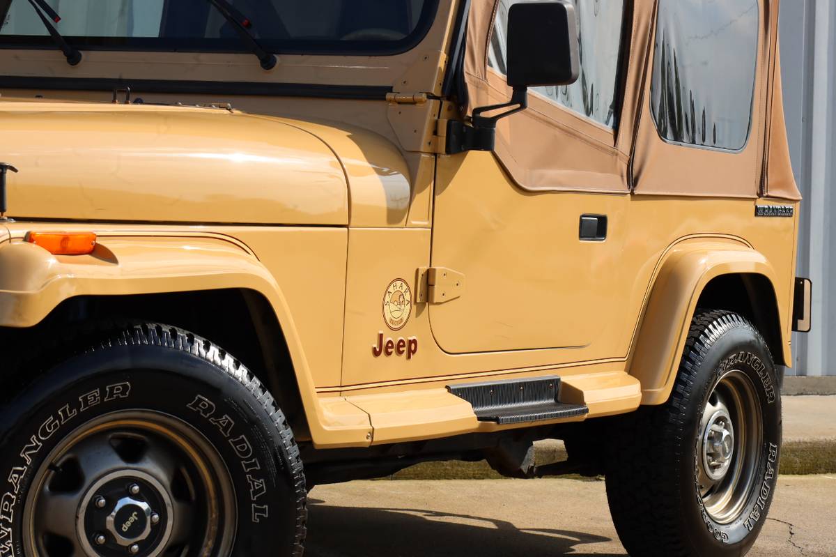 Jeep-Wrangler-1988-19