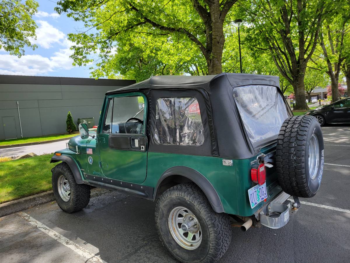 Jeep-Wrangler-cj7-1986-3