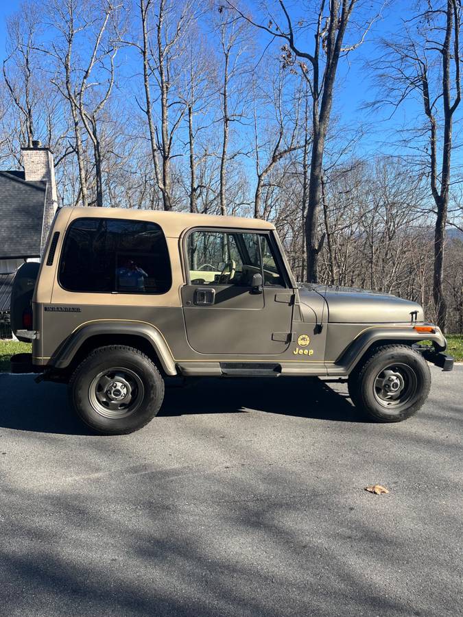 Jeep-Wrangler-sahara-1990