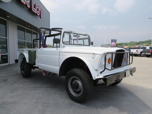 Kaiser-Jeep-M715-Pickup-1967-7