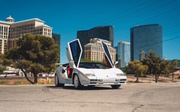 Lamborghini-Countach-Coupe-1984-1