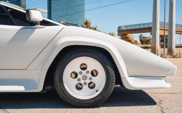 Lamborghini-Countach-Coupe-1984-12