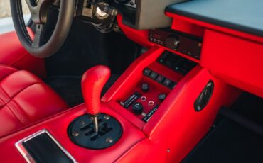 Lamborghini-Countach-Coupe-1984-28