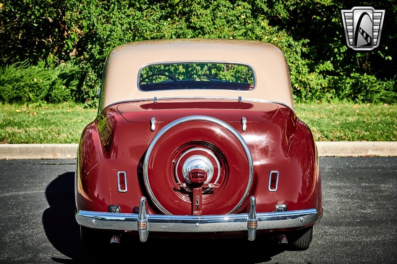 Lincoln-Continental-1941-5