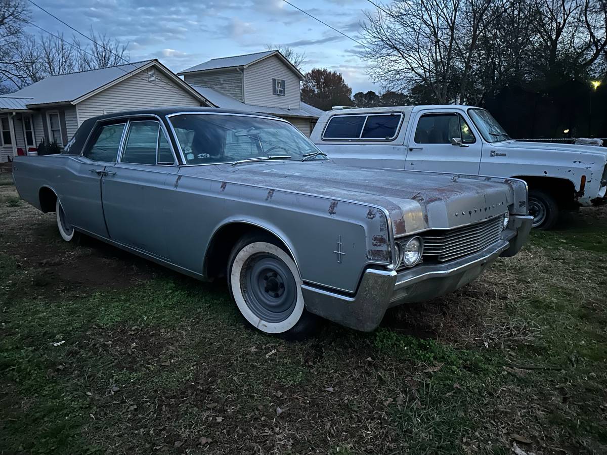 Lincoln-Continental-1966-1