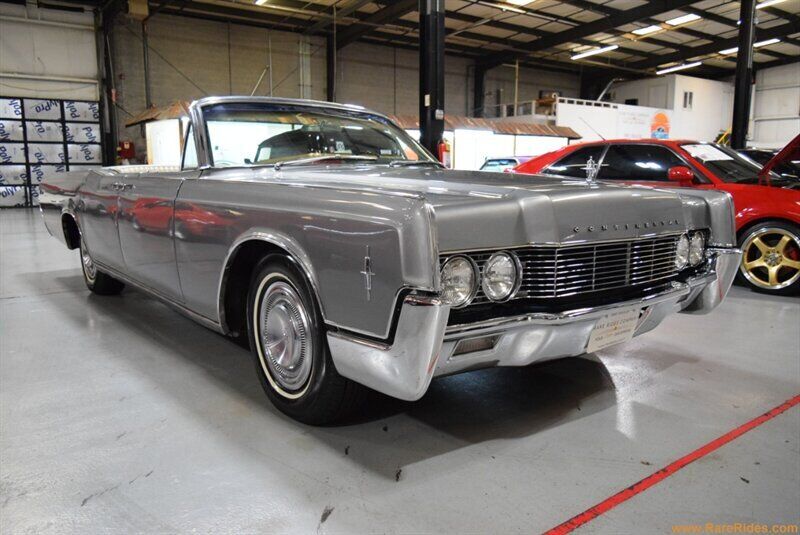 Lincoln-Continental-1966-10