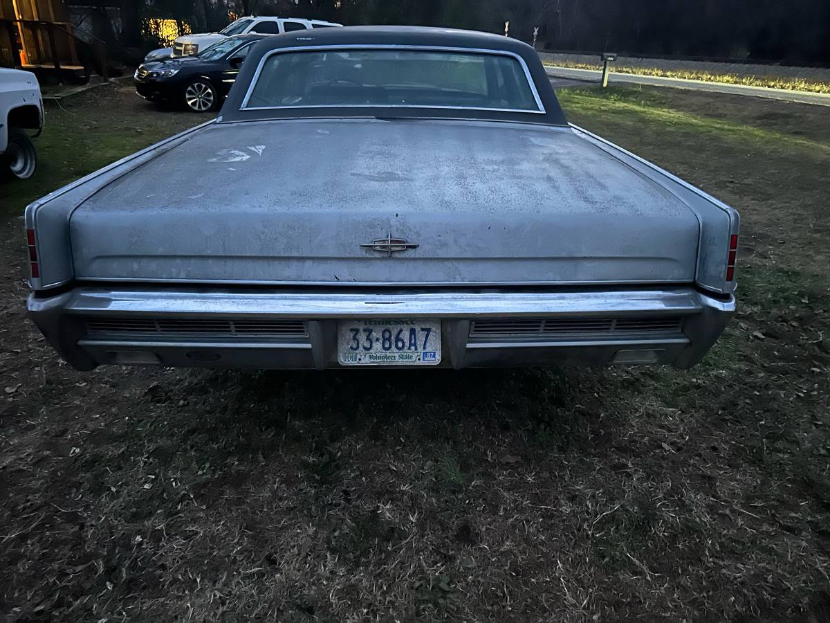 Lincoln-Continental-1966-2