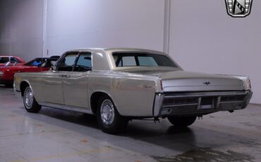 Lincoln-Continental-1966-3