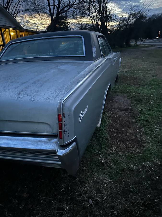 Lincoln-Continental-1966-3