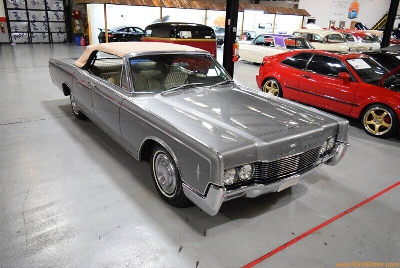 Lincoln-Continental-1966-8