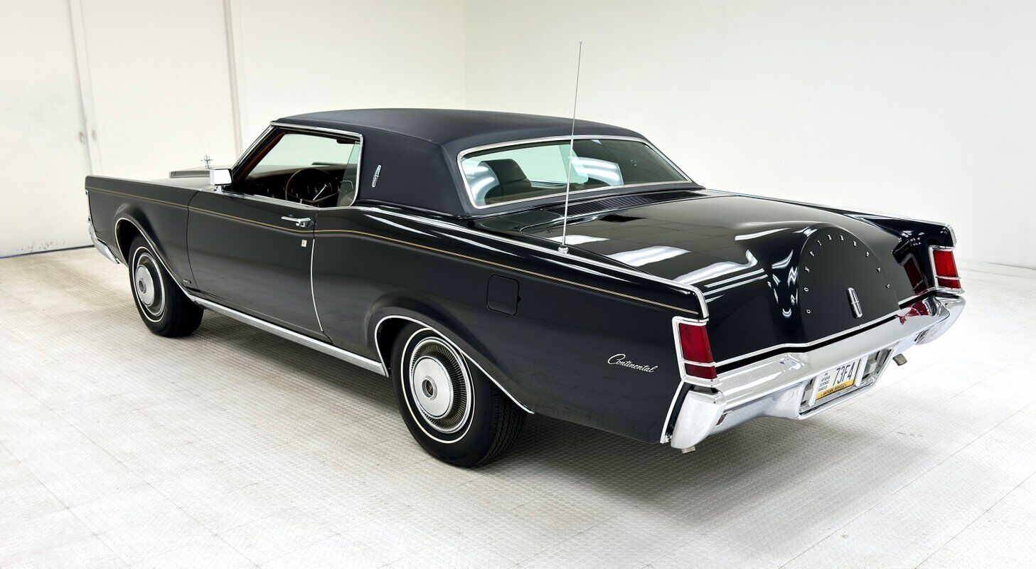 Lincoln-Continental-1970-2