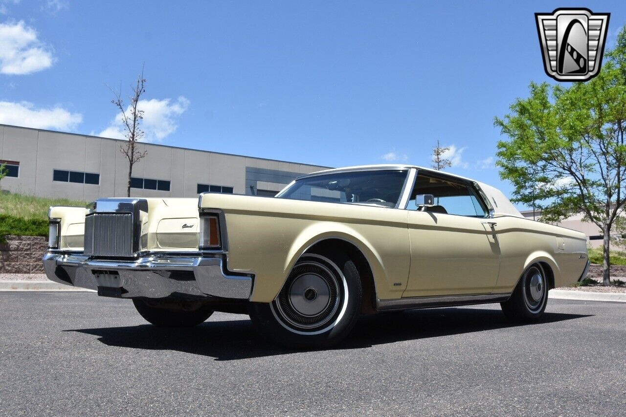 Lincoln-Continental-1970-2