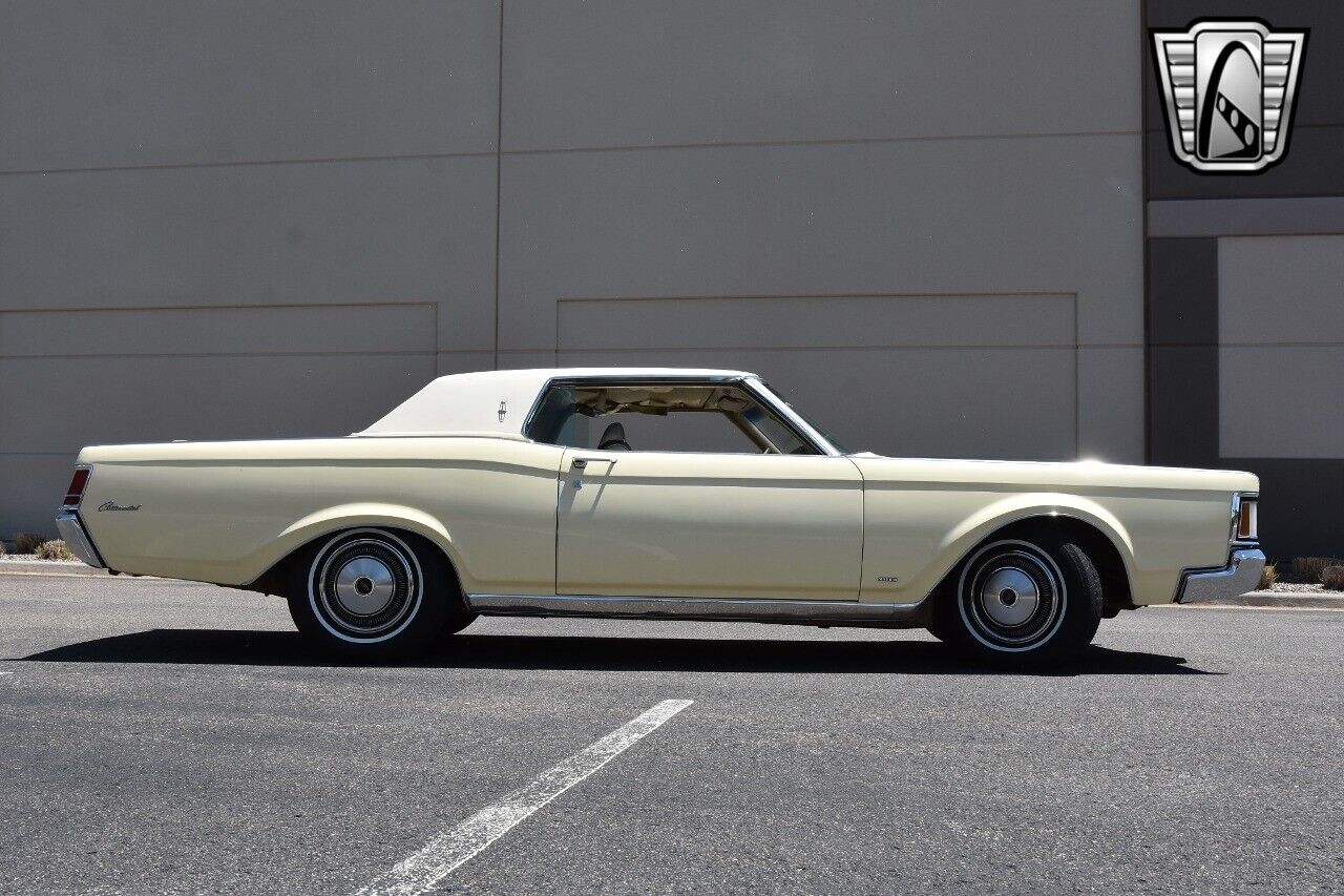 Lincoln-Continental-1970-7