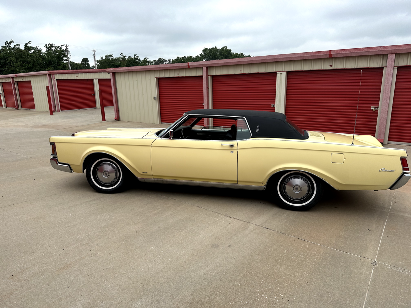 Lincoln-Continental-1971-16