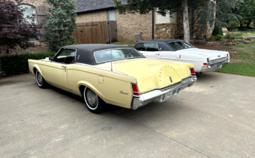 Lincoln-Continental-1971-2