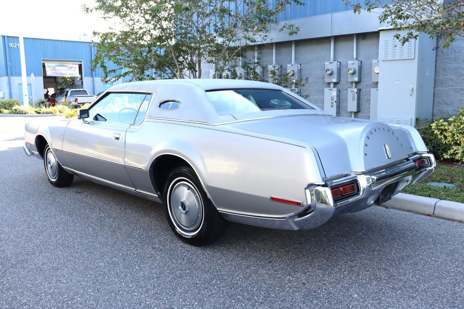 Lincoln-Continental-1973-2