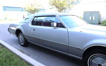 Lincoln-Continental-1973-8