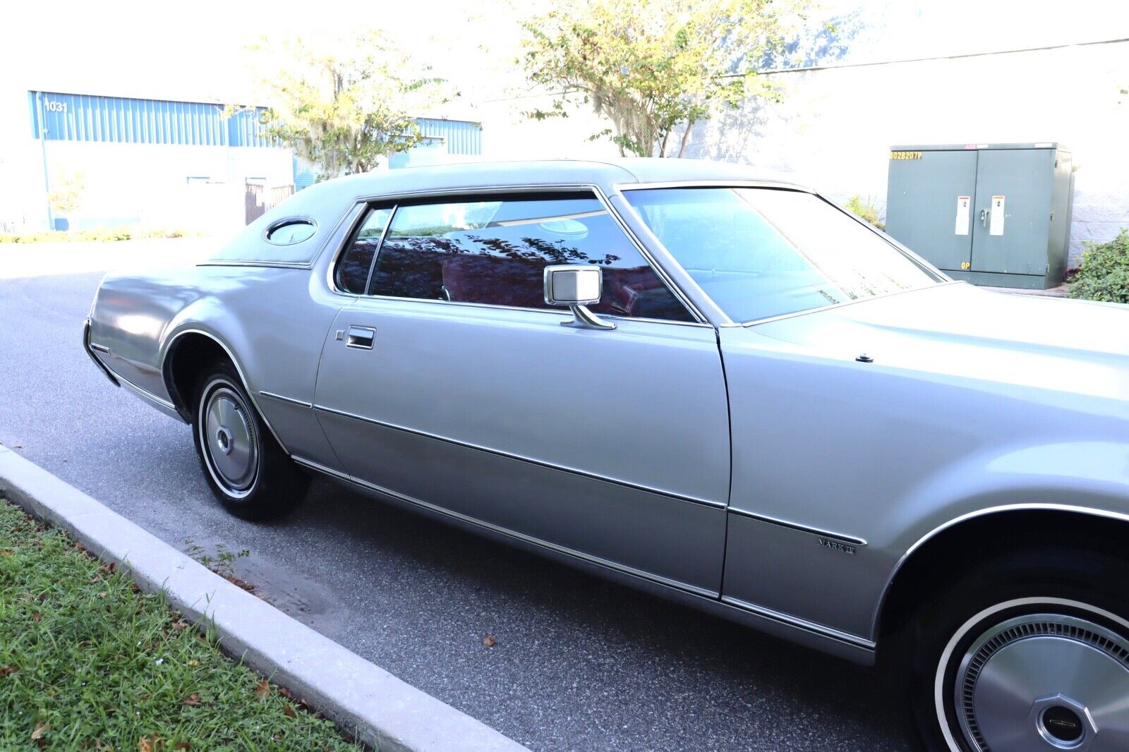 Lincoln-Continental-1973-8