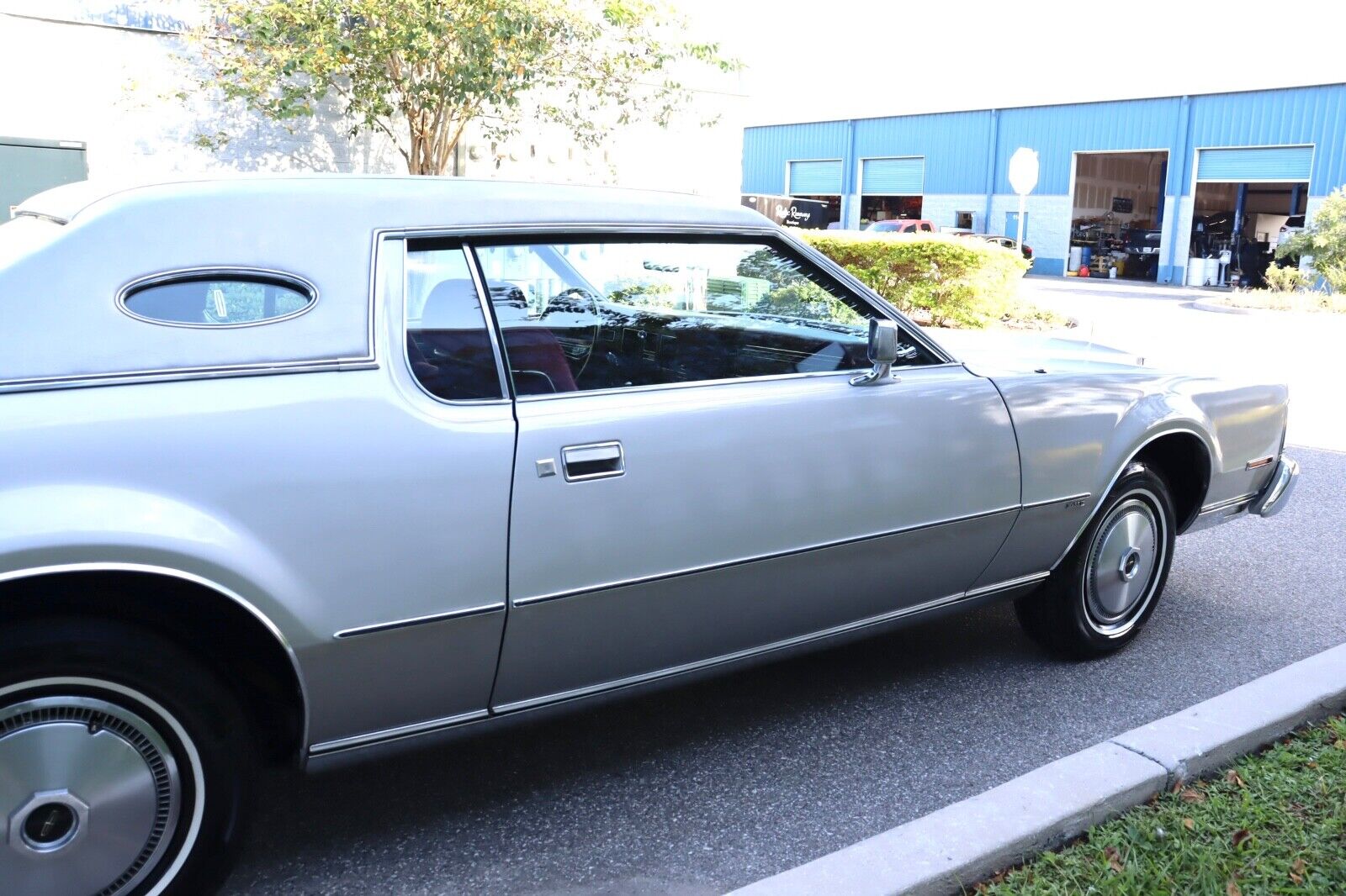 Lincoln-Continental-1973-9