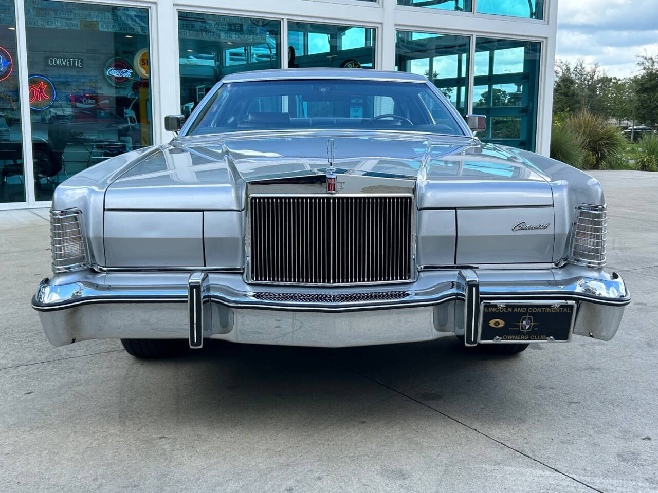 Lincoln-Continental-1975-1