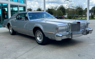 Lincoln-Continental-1975-2