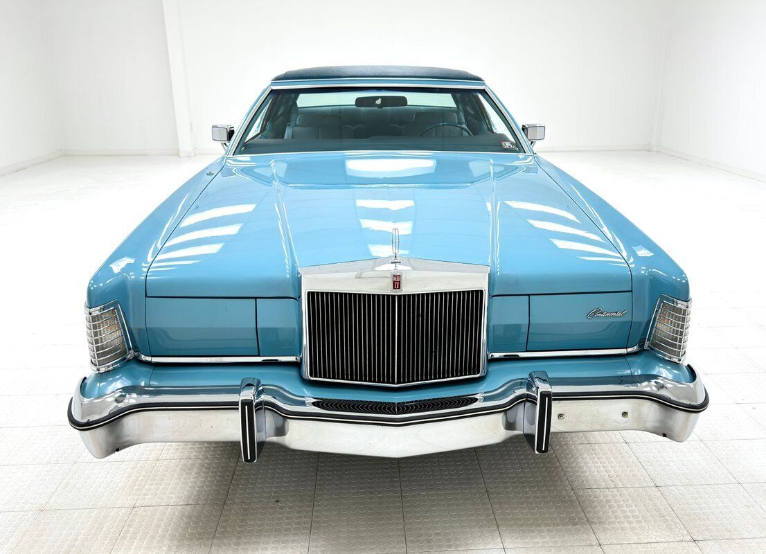 Lincoln-Continental-1975-8