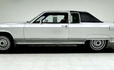 Lincoln-Continental-1976-1