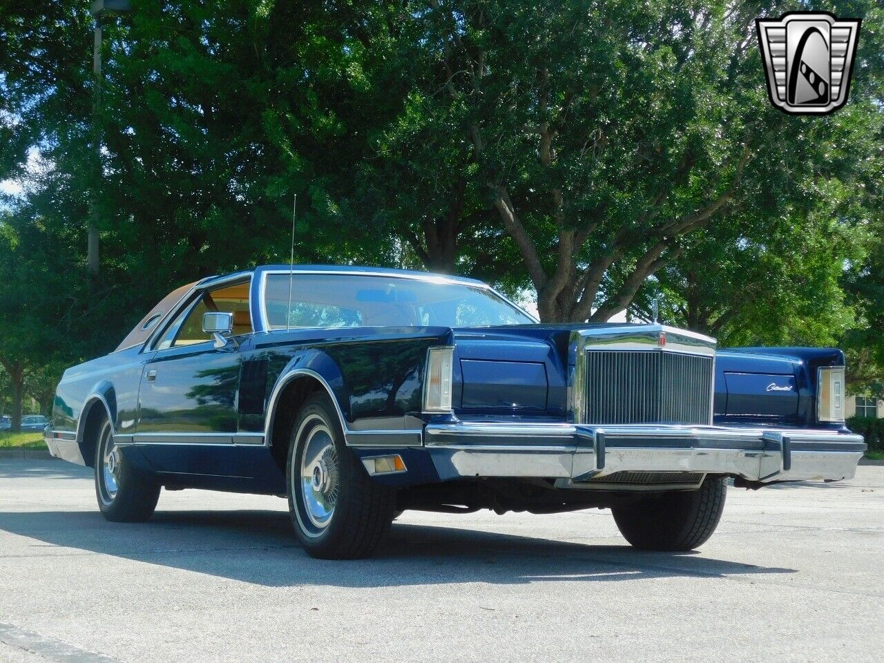 Lincoln-Continental-1977-5