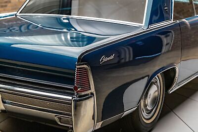 Lincoln-Continental-Berline-1965-8