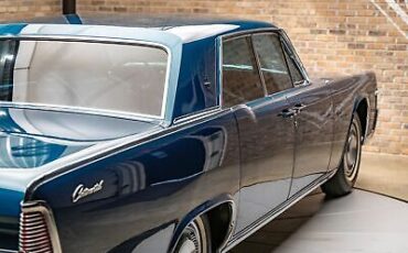 Lincoln-Continental-Berline-1965-9