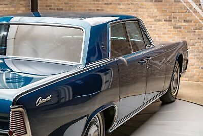 Lincoln-Continental-Berline-1965-9