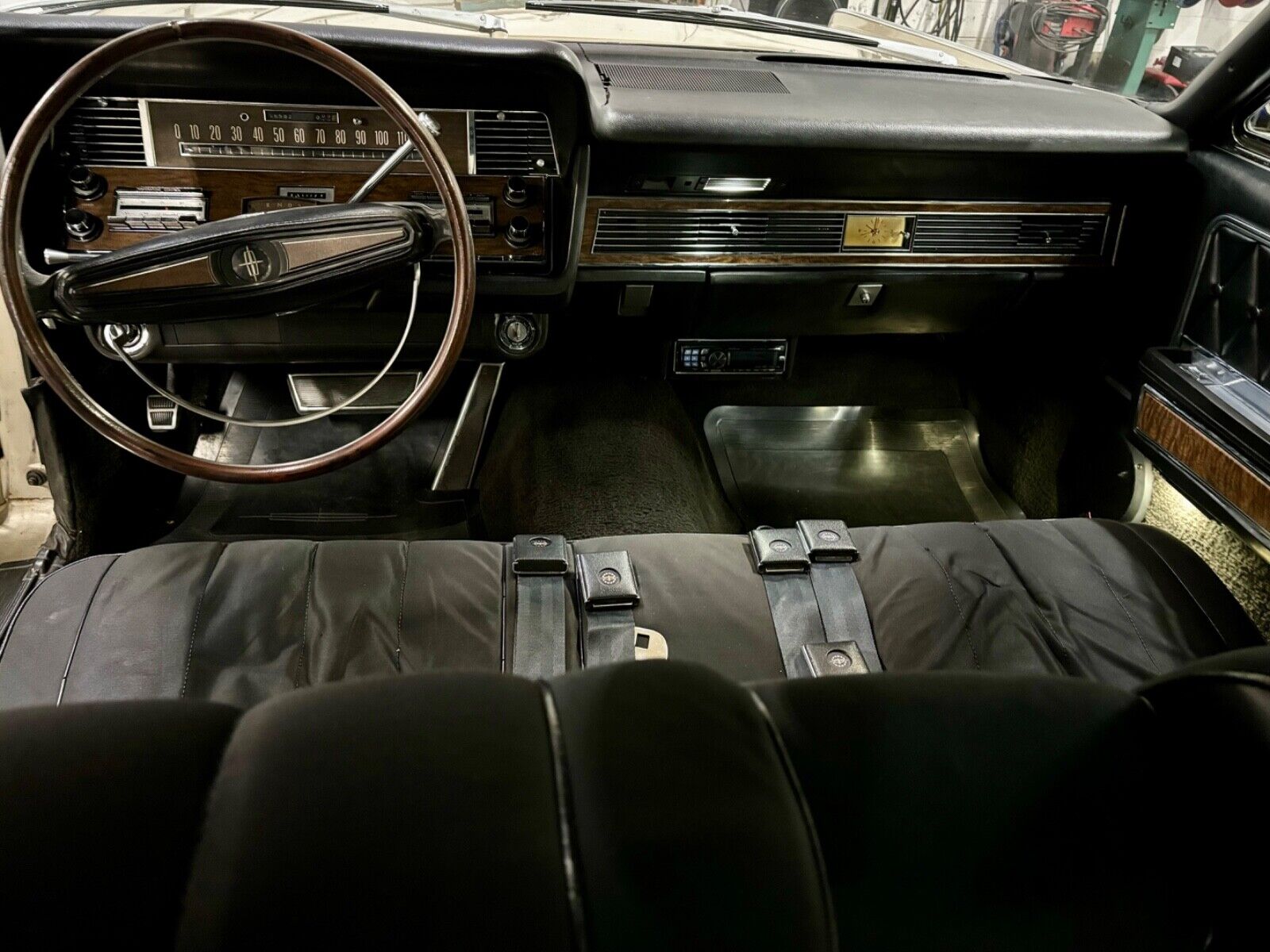 Lincoln-Continental-Berline-1968-19