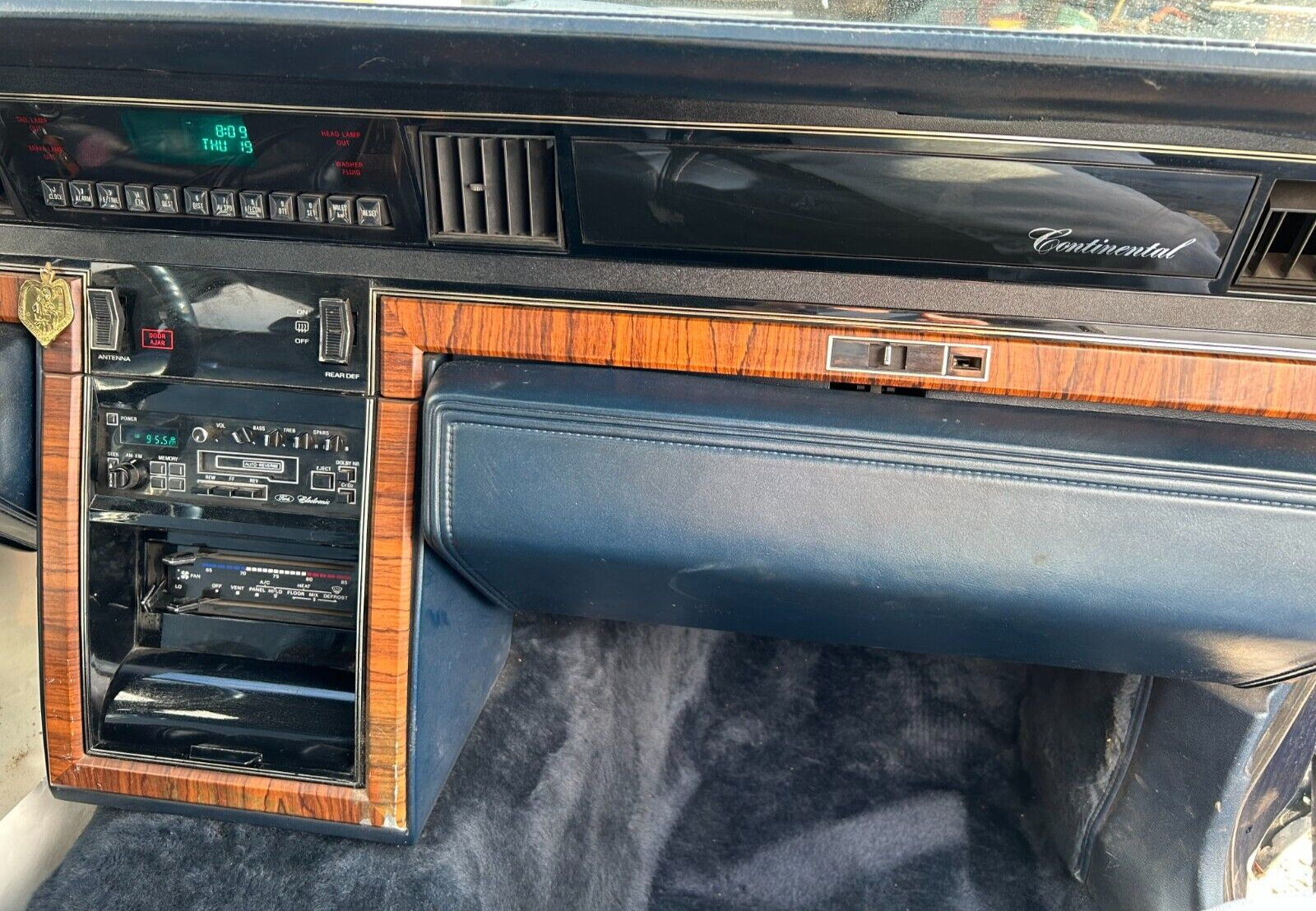 Lincoln-Continental-Berline-1982-12