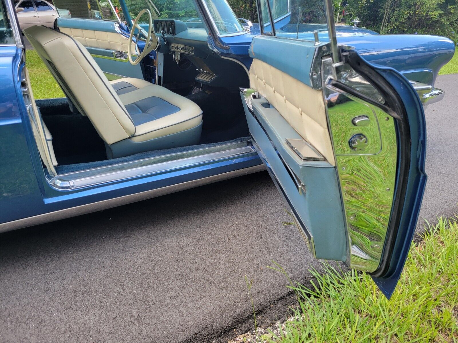 Lincoln-Continental-Coupe-1957-10