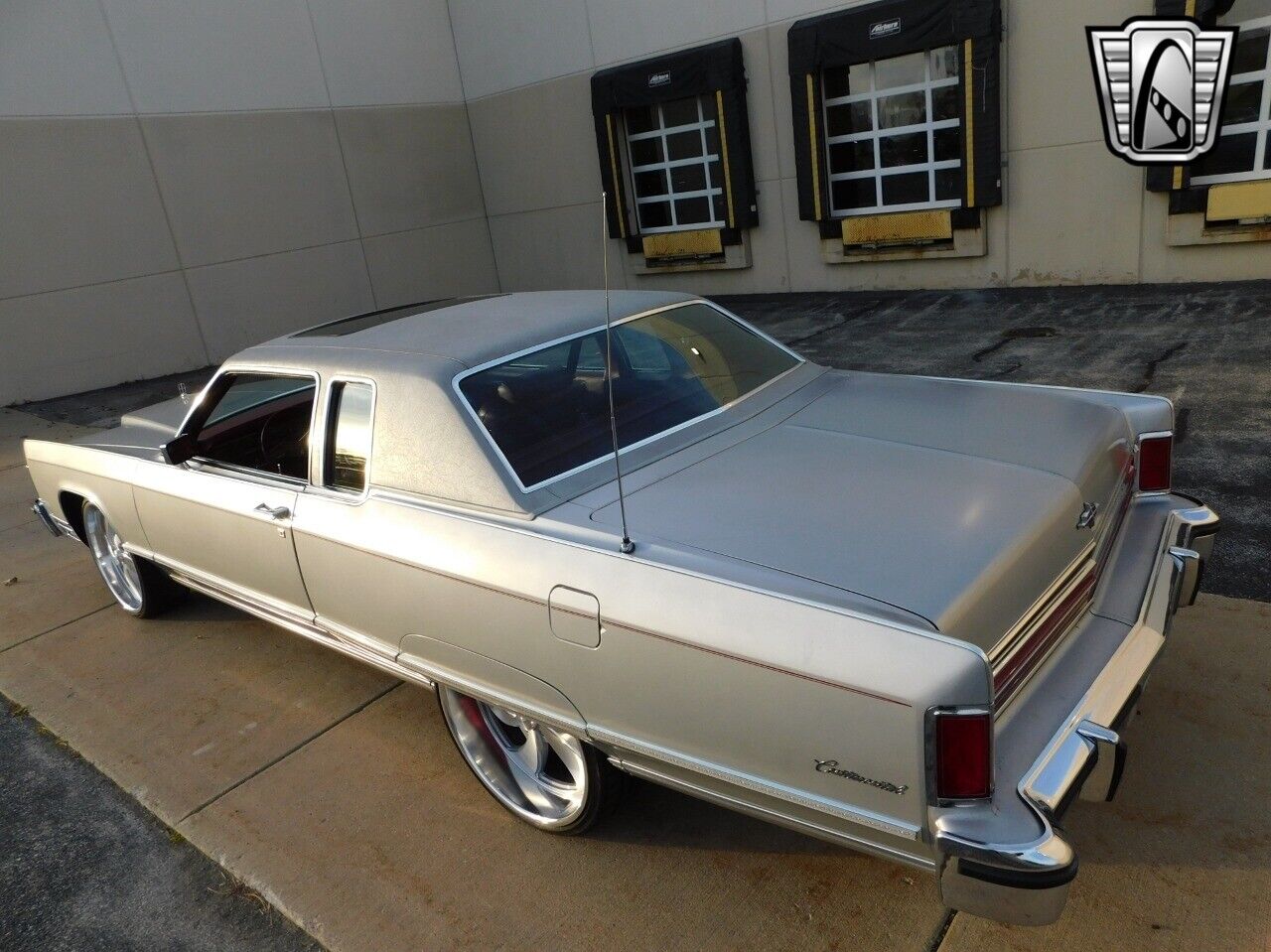 Lincoln-Continental-Coupe-1976-3