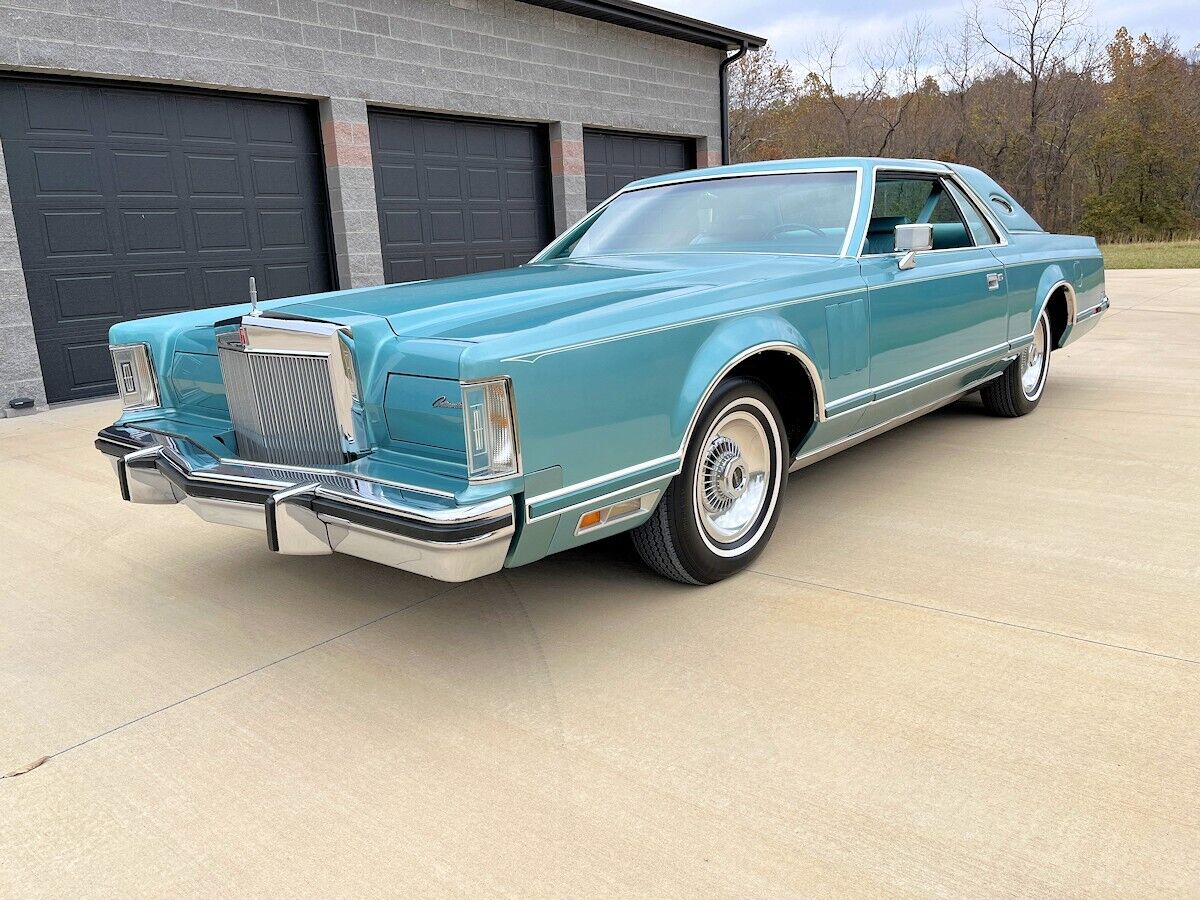 Lincoln-Continental-Coupe-1979-2