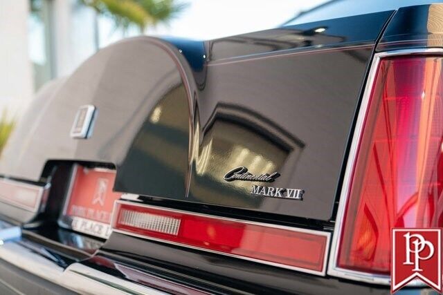 Lincoln-Continental-MK-VII-Coupe-1985-10