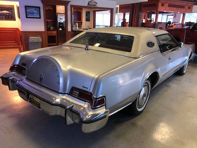 Lincoln-Continental-mark-iv-1975-2