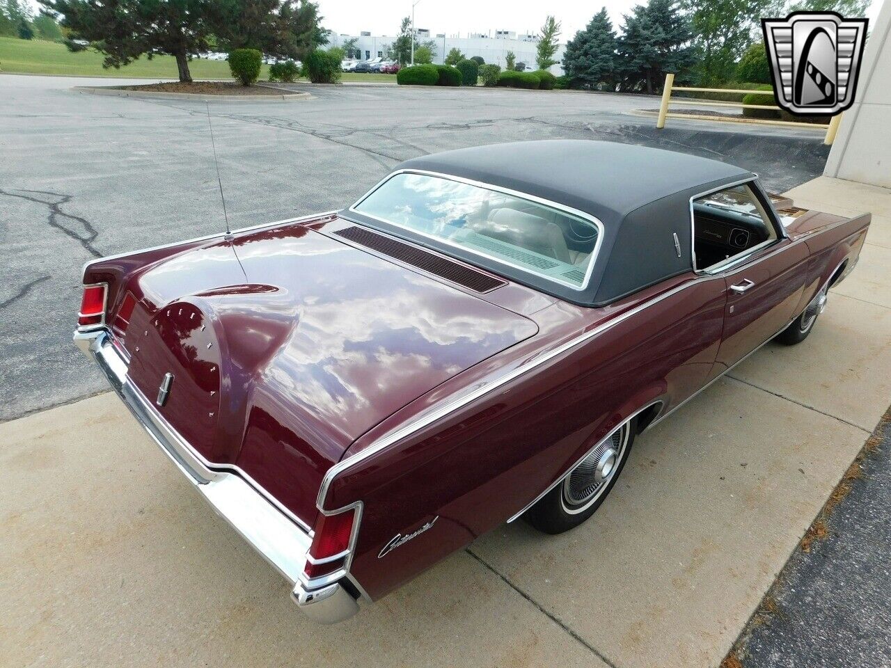 Lincoln-Mark-Series-Coupe-1969-3