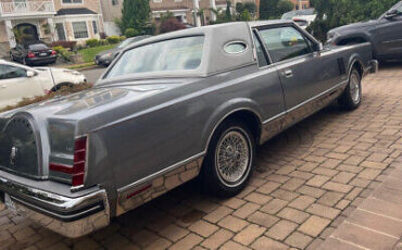 Lincoln-Mark-Series-Coupe-1983-4