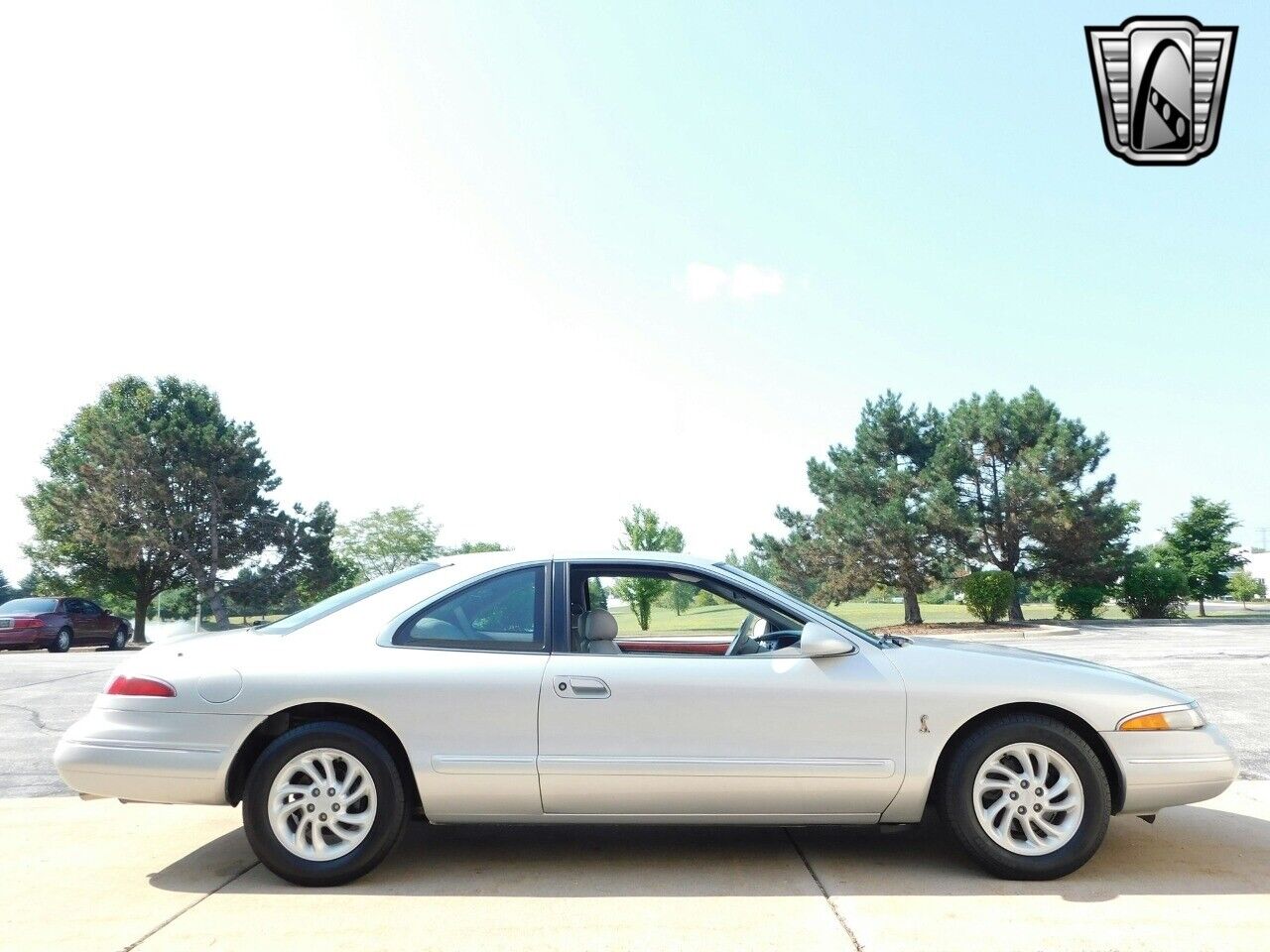 Lincoln-Mark-Series-Coupe-1995-6