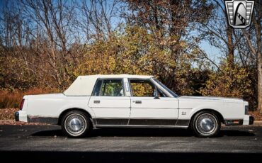 Lincoln-Town-Car-1989-7