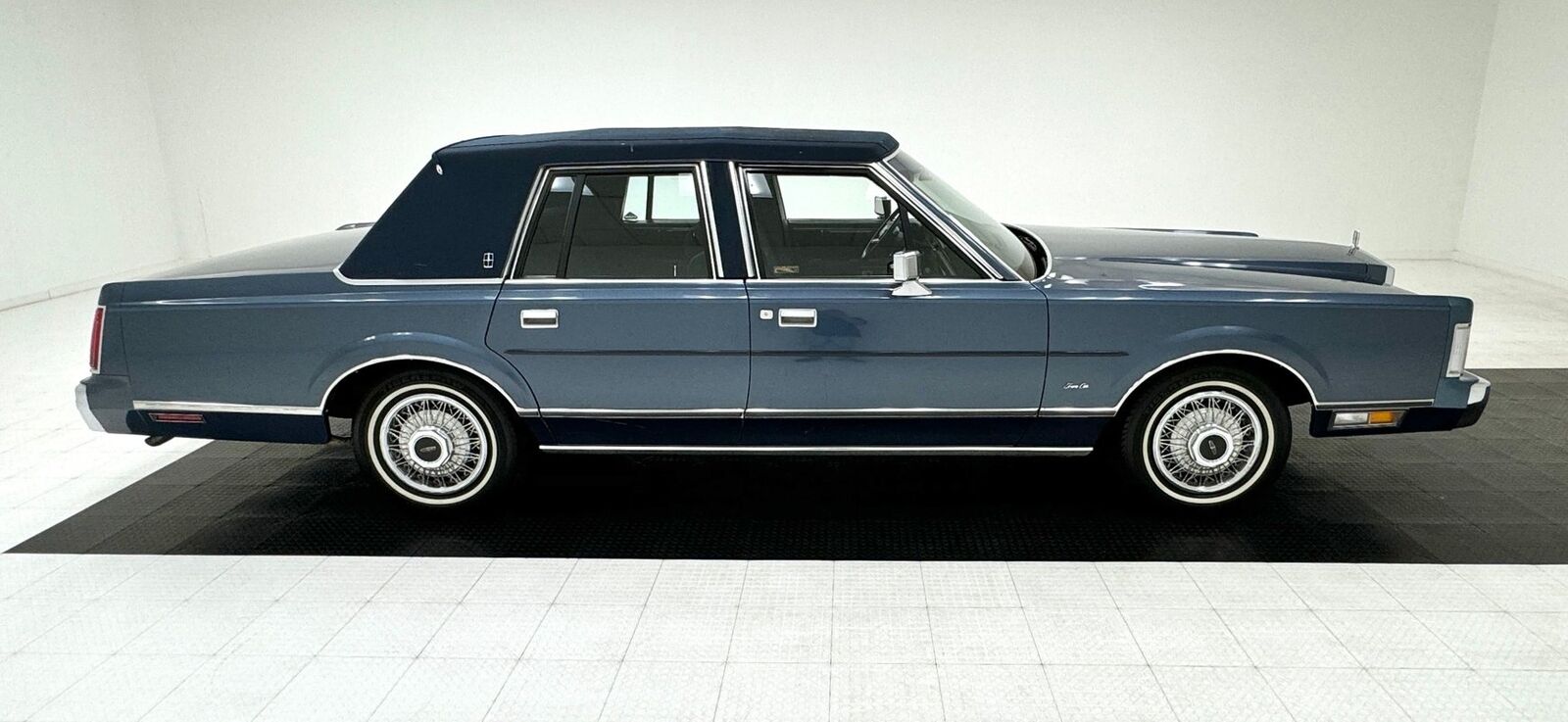 Lincoln-Town-Car-Berline-1987-5